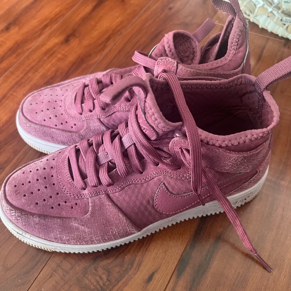 Mid High Top Nike Air Force 1 - Picture 4 of 4